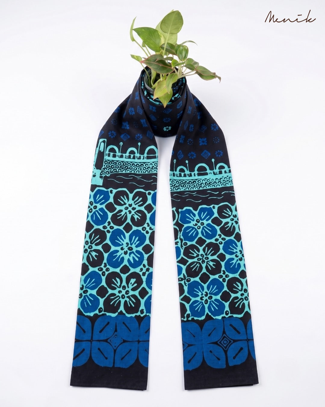 Batik Tangerang Motif Bunga Biru Hitam SYL-RD04 - Menik Batik